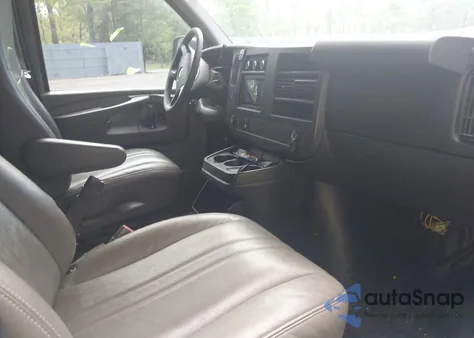 2014 Chevrolet Express 2500 Work Van z USA, uszkodzony, nr VIN 1GCWGFCA1E1208239